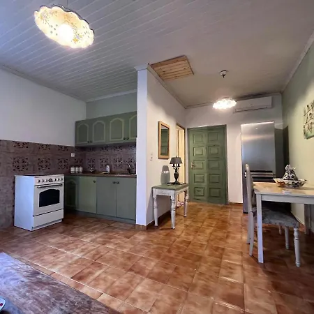 La Maison Des 펜션 보우르보우로우