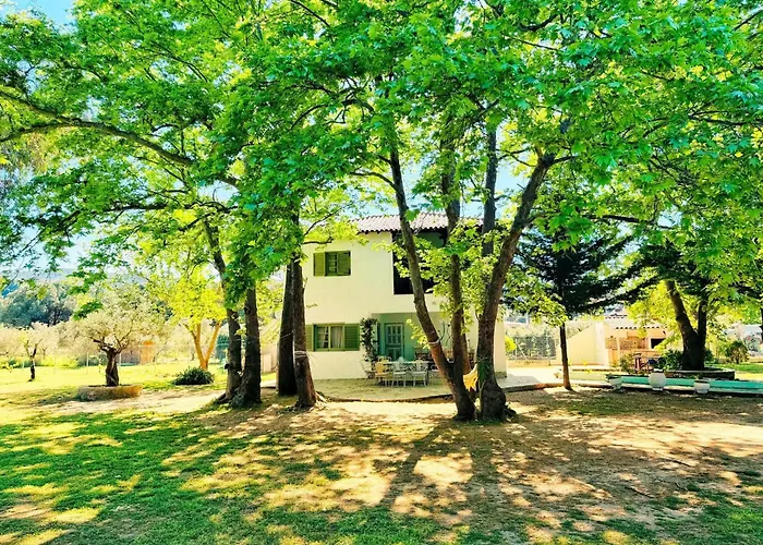 La Maison Des * Βουρβουρού