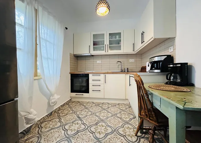 La Maison Des * Βουρβουρού